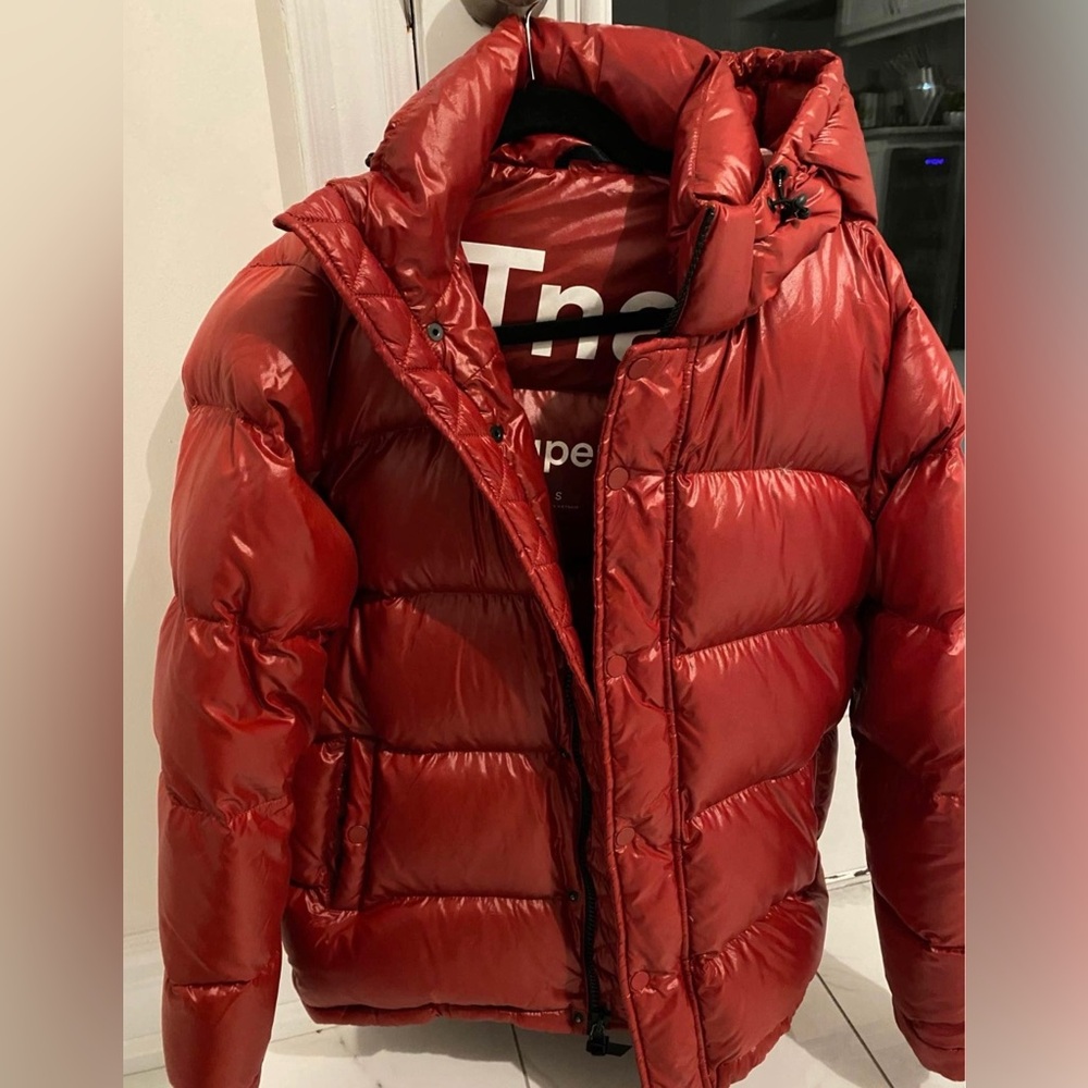 ARITZIA tna super puff red